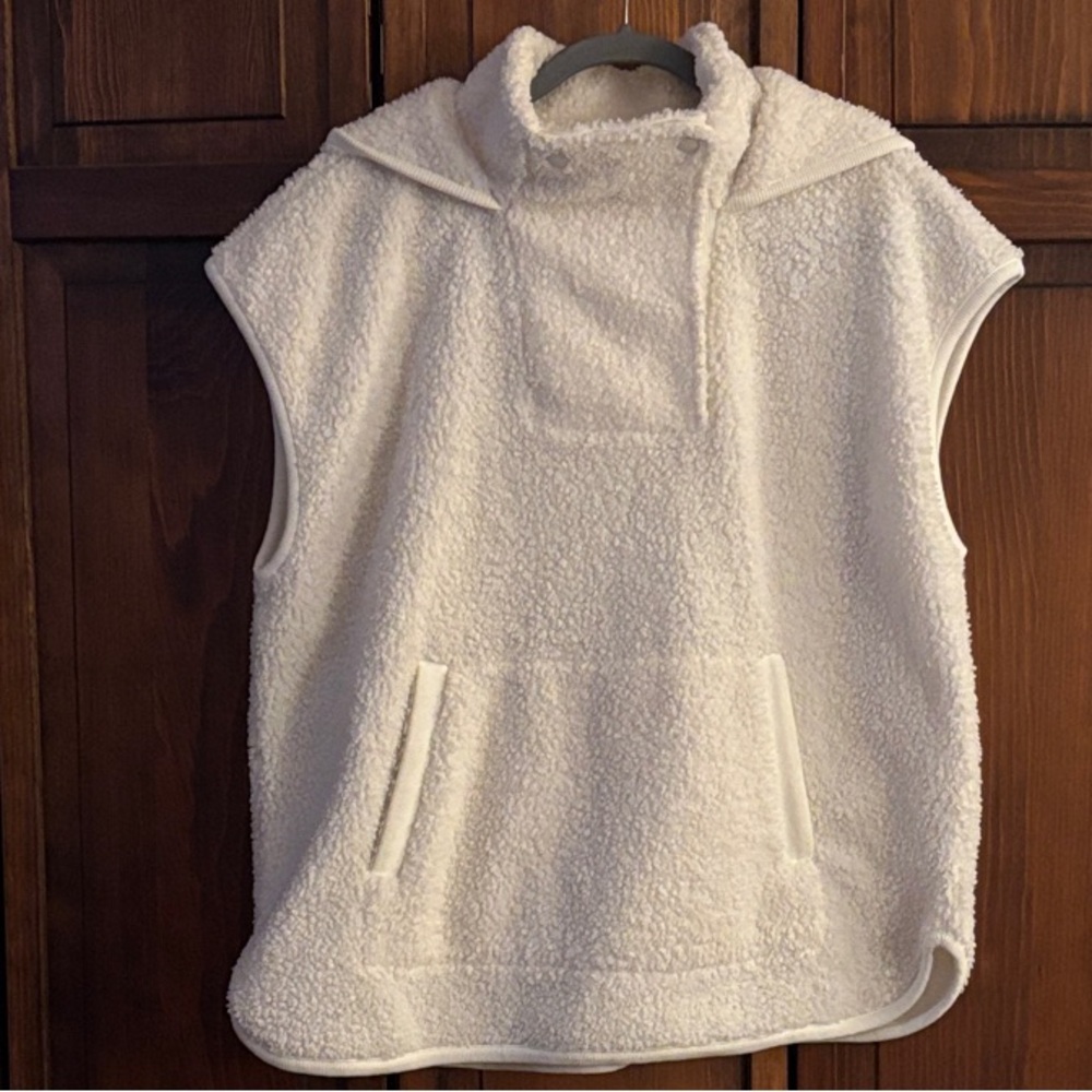 Haven Well Within Women's White Sherpa Vest